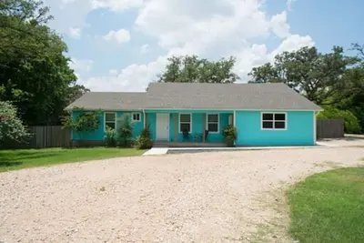 Image de Charming Double Master Luxury Home with a convenient short drive to everything!