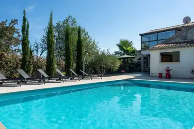 Image de Villa Les Chanteurs - Six Chambres Villa, Couchages 12