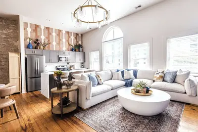 Image de Heart of Historic District | Luxury Apt | 360 King