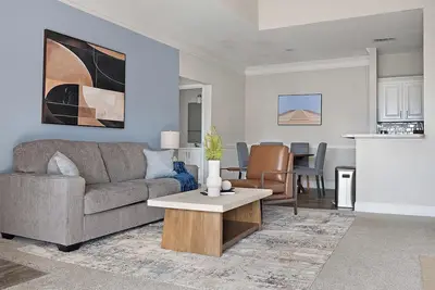 Image de Landing | Spectacular 2bd, Yoga Studio, Pool