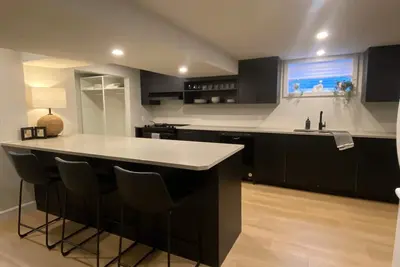 Image de The Fox's Den On Gray