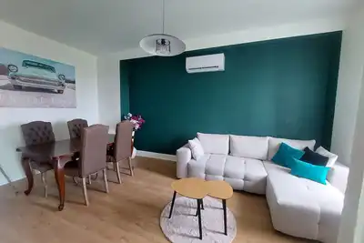 Image de La maison des Vignes \nGrande terrasse et jardin\nA 5mn de l'A6 sud et de Macon