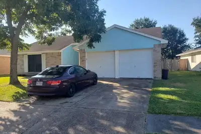 Image de 10 Minutes from Iah and Mall, Newly Rehabbed