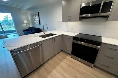 Image de Modern 1br Suite at The Royale w/ Deck & Parking