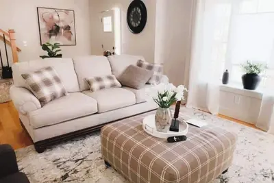 Image de Brand New Stylish & Spacious 3-Br Retreat!