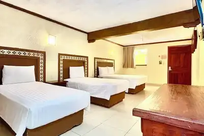 Image de 3 Units | Ideal Room for Budget Travelers | Steps from Bustling Cancún