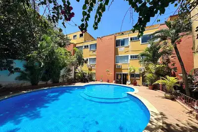 Image de 4 Units |  Serene Stay w/ Access to Outdoor Pool & Garden in the Heart of Cancún