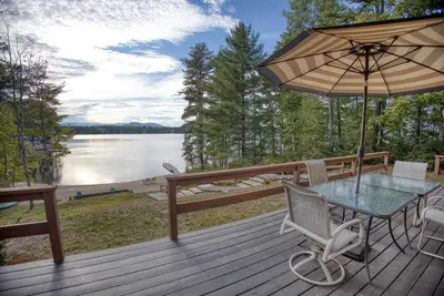 Image de Lakefront Sunset on Broad Bay with Beach and Dock