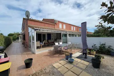 Image de Belle maison spacieuse climatisée et traversante, 3 chambres, Wifi, 6-8 couchages à Portiragnes. . .