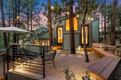 Image de New Prescott Treehouse - Luxe Woodside Cabin 4 Bed 3 Bath