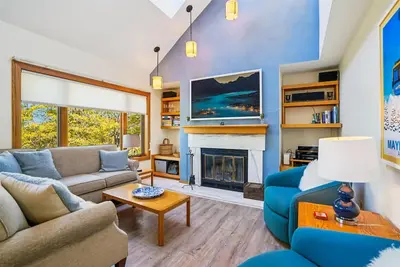 Image de Cozy 2br Highridge Condo Unit I3 in Killington, Vt with hot tub and scenic woods view.