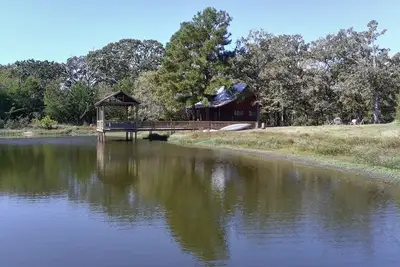 Image de Cozy 2-Story Cabin on Pond with Dock on a Spacious Homestead Retreat
