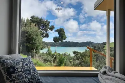 Image de Bay views, sunsets & relaxation await.