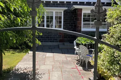 Image de Character House By The Sea