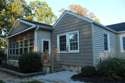 Image de Main House on the Lake