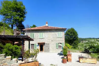 Image de Stone house with swimming pool with whirlpool and patio with terrace on the valley