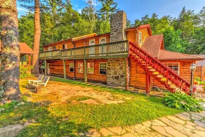 Image de Traditional Wooden Cabin Rental in the Poconos, Pennsylvania