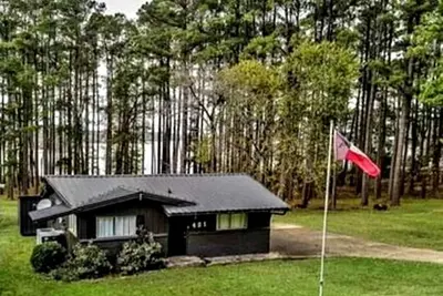 Image de Rustic Lake Cottage with Fire Pit and Hot-Tub Great for Outdoor Lovers in Texas