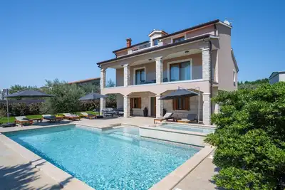 Image de Villa Gambin (100121-K1) - Kastelir