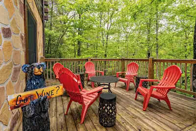 Image de 🌲 Jackson's Starry Nite Sky ⭐ Wooded Retreat, Game Room & Hot Tub 🌙
