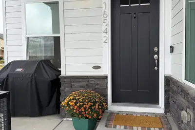 Image de 3-bedroom house with plenty of upgrades and balcony mountain views in Broomfield