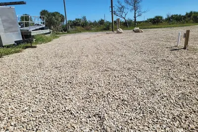 Image de Delightful Rv Lot with view of beautiful sunsets over the gulf.