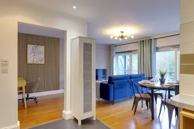 Image de Pass the Keys | Stylish Riverside Apartment with Free Parking