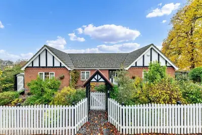 Image de Sizeable 4 bed property on Huntingdon Ring road