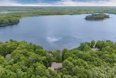 Image de Private Muskoka Paradise - 4 Season Waterfront Retreat