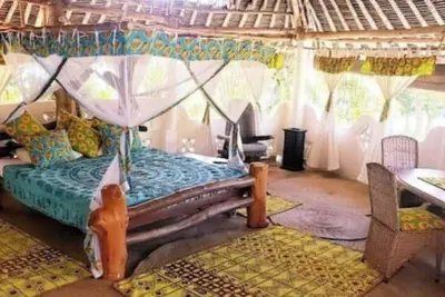 Image de Spacious 6-bedroom apartment in delightful Tiwi with Ac