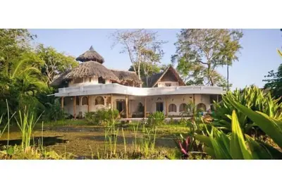 Image de Fantastic villa with Ac in Tiwi - 8 bedrooms for ultimate relaxation