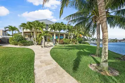 Image de Jupiter Compound On The River