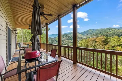 Image de Wheelchair Accessible Condo Overlooking Smoky Mountains