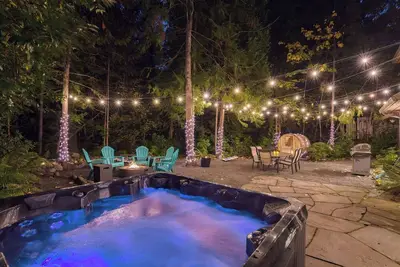 Image de Sauna, HotTub, Firepit, Skiing, Steps to Sandy River