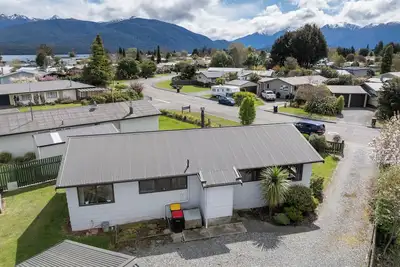 Image de The Back Hut - Te Anau Holiday Home