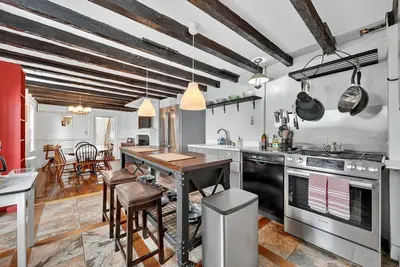 Image de Old Town Alexandria- 1800's -2 Br Th -2 blocks to Riverfront -King St- Market Sq