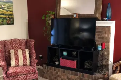 Pet friendly home near Ncsu/Centennial/ Meredith