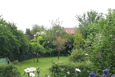 Image de Villa Thérèse : une maison de campagne, en centre ville, tout près de la mer!