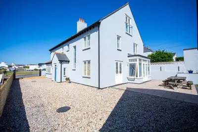 Image de Ewyn Gwyn - sleeps 14 guests  in 6 bedrooms