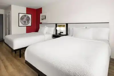 Image de Clean 2 Queen-Bed Room in York just off I-83 Harrisburg Hershey