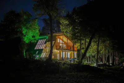 Image de Loon Landing: Upstate Ny Charm, Natural Light, & Lake Frontage