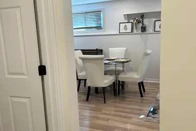 Image de Quiet, friendly neighbourhood with nearby parks.