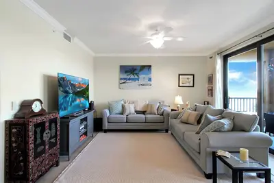 Image de Resort style lakefront condo in River Strand - Golf membership included - Florida Sunshine
