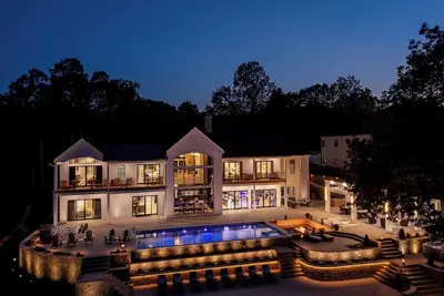 Image de Captivating Smith Mtn Lakefront Home w/Pool, Hot Tub, Theater & Game Room, Docks