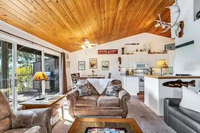 Image de New! Community Dock, Community Hot Tub, On Whitefish Lake!