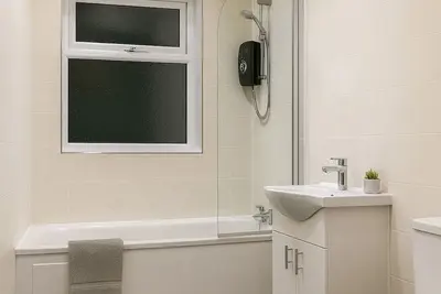 Image de Luxury Catford Retreat • Sleeps 4 • 2 Mins to Station • Available November 🌿