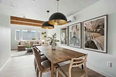 Image de Luxury 2br • New Spanish Townhome • Fast WiFi • Ac