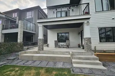Image de New Modern Suite in Calgary Nw
