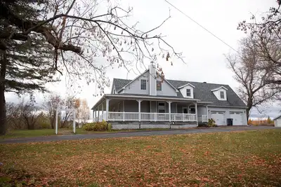 Image de Serene Farmhouse with Trails & Sauna