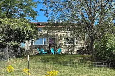 Image de Cozy, secluded 2-bedroom farmhouse on 83 acres of pastures & woods